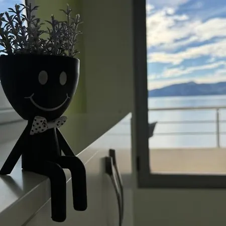 Spring Sea View Apartment *