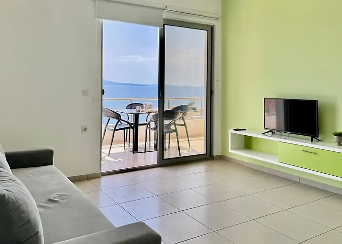 Spring Sea View Apartament *